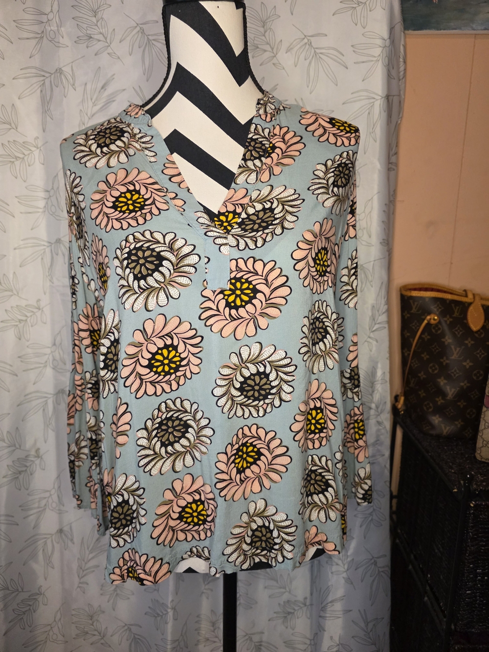 LOFT Outlet Split V Neck Line With all-over retro sunflower-style print